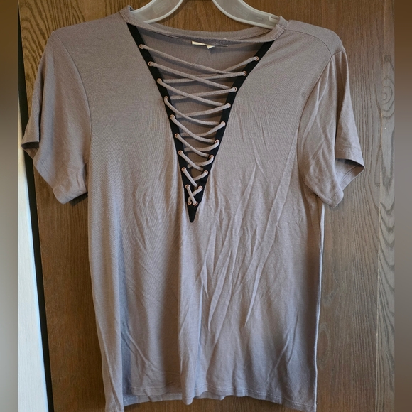 Express Tops - Lace-Up V-Neck Short Sleeve Top - Taupe
